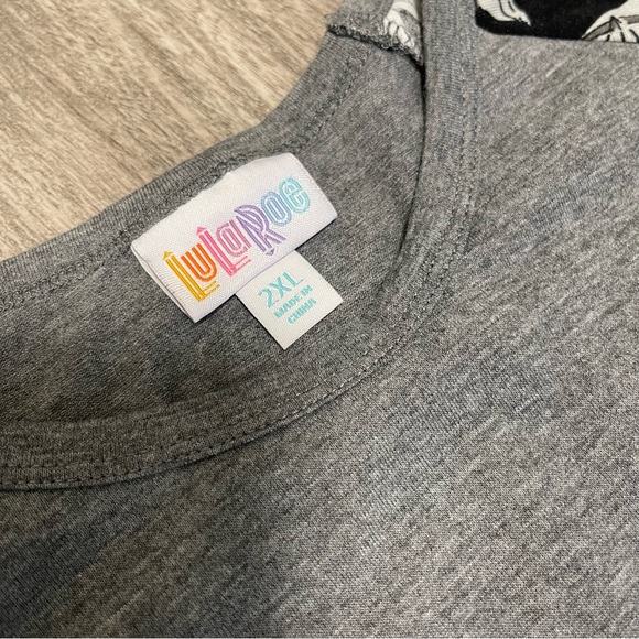 LulaRoe Randy Baseball Tee | Paper Airplanes - Picture 3 of 4